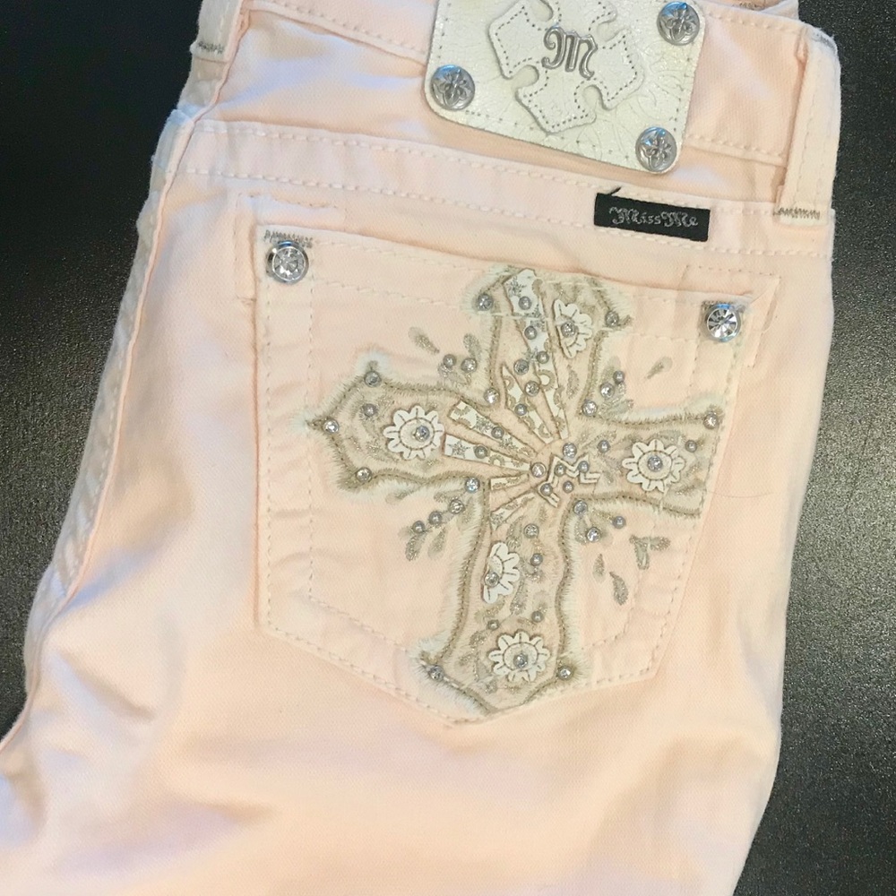 Pink Miss Me skinny jeans